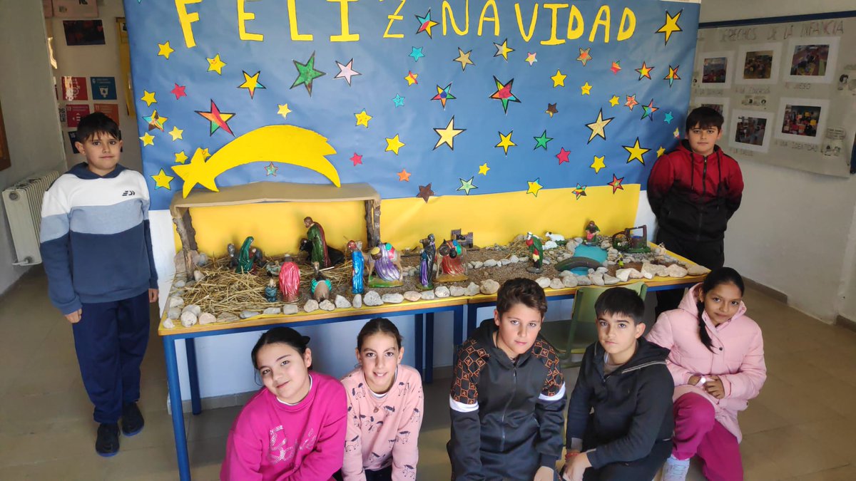 CeipChimeneas's tweet photo. #fiestanavidad2023 En esta entrada os queremos mostrar los vídeos de las diferentes actuaciones que se llevaron a cabo en la fiesta de navidad realizada el 20 de diciembre de 2023. ¡Gracias a todas las personas que la hicieron posible! https://t.co/9sKSm9z8xD https://t.co/ohkOltSODm