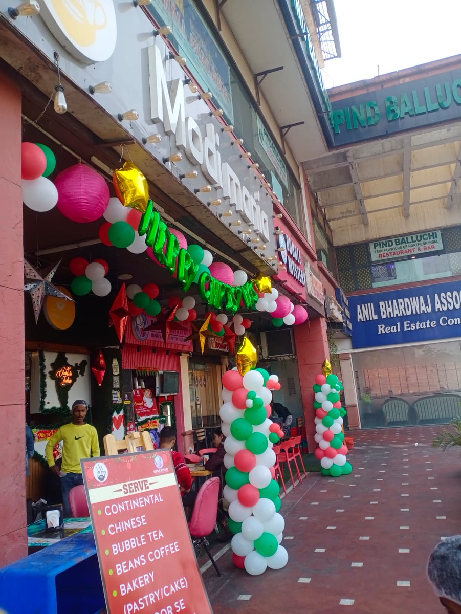 MODIMANIA6's tweet photo. @narendramodi Sir we have a outlet with the name modi mania in netaji subash palce delhi @narendramodi ji we are very popular in the area, but officials are not at all in support of ur name sir so they want us to close it as early as possible whereas market is working this mid night https://t.co/AsfU0x5kcN