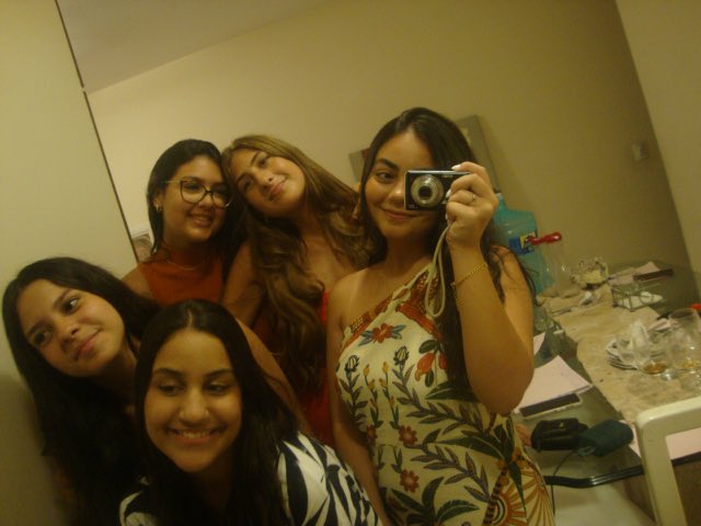 robertalinoo's tweet photo. minhas meninas. ❤️ https://t.co/aM9F3BfDrf