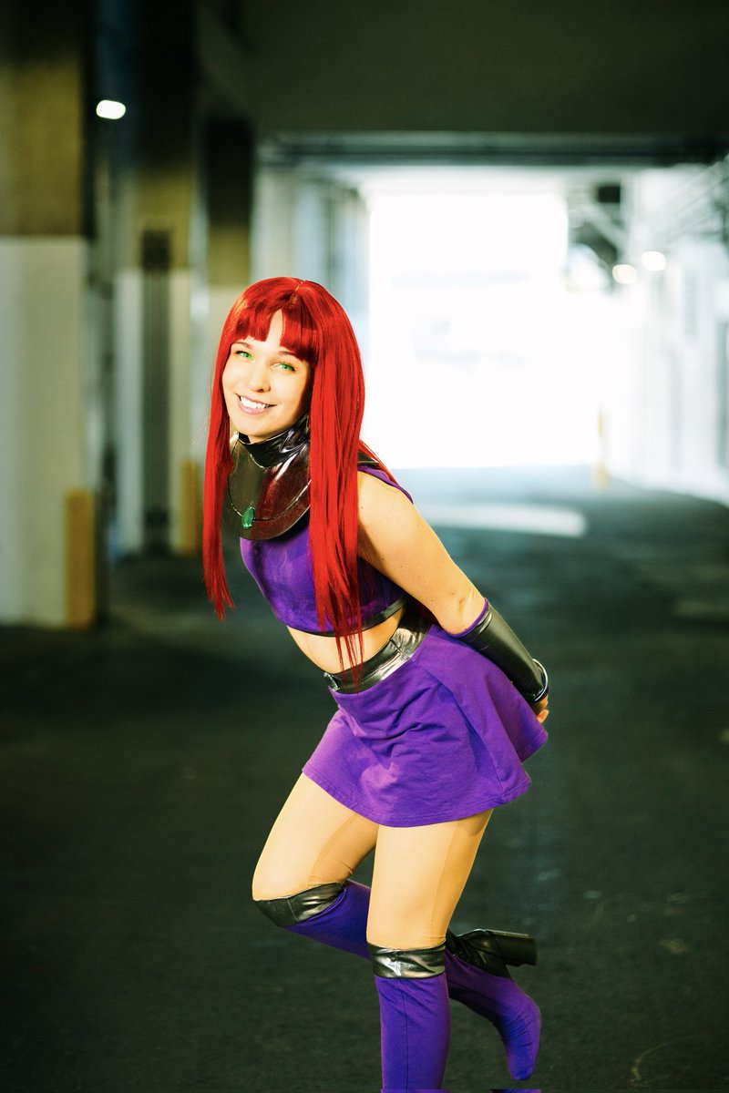 misskalidoyle's tweet photo. She always makes me so happy!! Another starfire photo by the amazing ig: picturesorcery #starfire #teentitans #cosplay https://t.co/w50Qm9zm0C