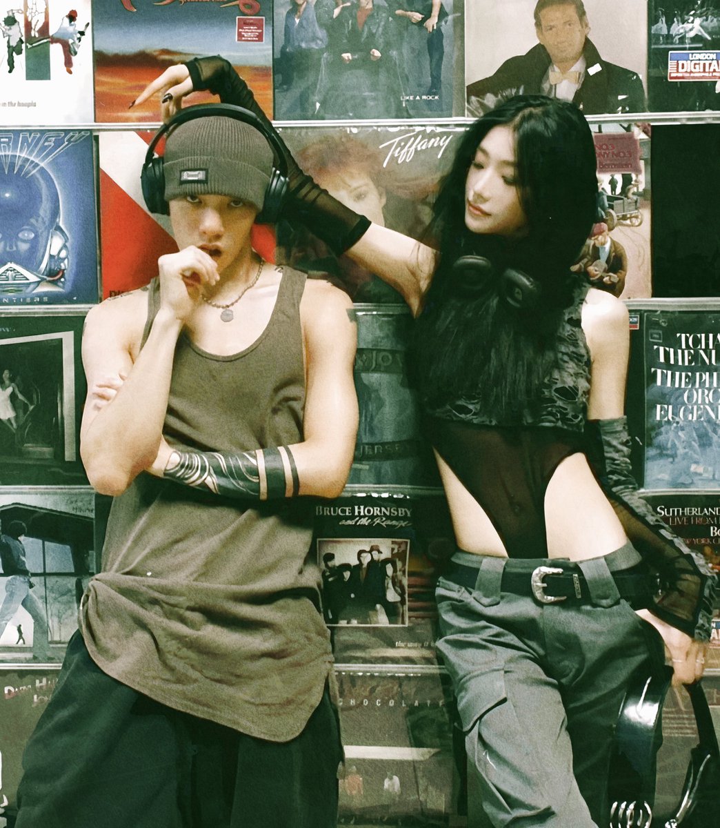 ⠀
⠀
⠀⠀⠀⠀  ✪⠀⠀٭⠀kaossado.⠀ &amp;   intecaos.⠀
⠀
⠀⠀⠀⠀ ⠀⠀ ⠀  skater boi rockin' up MTV
⠀⠀⠀⠀ ⠀⠀ ⠀  she calls up her friends  .ᐟ
⠀⠀⠀⠀ ⠀⠀ ⠀  #2000sparty
⠀
⠀