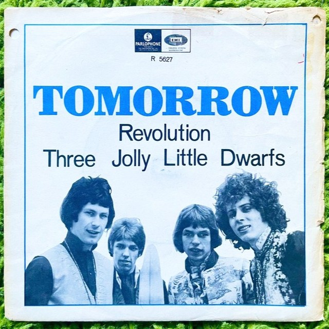 7" Saturdays: Week 56

Artist: Tomorrow
Tracks: "Revolution" b/w "Three Jolly Little Dwarfs"
Year: 1967
Listen: youtu.be/Wj0OyFaFODM?si…

Notes: Tomorrow's second and final single, "Revolution," climbed to position #56 on the UK's "Breakers" chart.