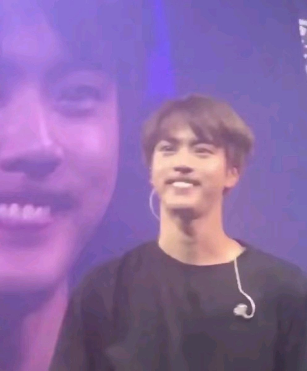 layover_95's tweet photo. @hereforjimin J'ai mes sources https://t.co/0PiN86grL0
