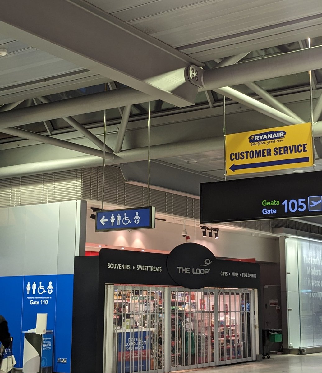 oconnellaubrey's tweet photo. There's @Ryanair Customer Service, in the toilet. https://t.co/5yUIoGkC7B