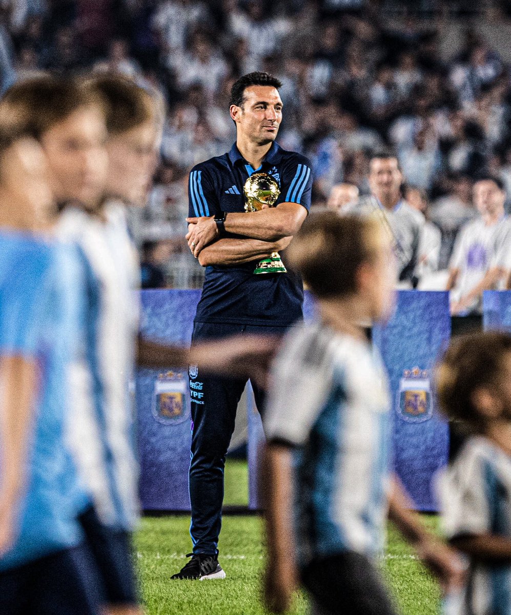 AtaqueFutbolero's tweet photo. 🤯🇦🇷 Lionel Scaloni es el DT que MENOS AÑOS de carrera necesitó para ser campeón CONTINENTAL y MUNDIAL en una selección:

🇦🇷 Lionel Scaloni - 4 años
🇩🇪 Helmut Schön - 22 años
🇪🇸 Vicente Del Bosque - 25 años
🇧🇷 Carlos Alberto Parreira - 27 años
🇧🇷 Mário Zagallo - 31 años

Datazo by @gastontr16 🫡