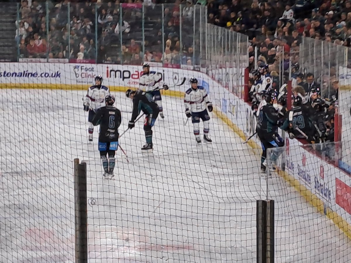 Cottse's tweet photo. Belfast Giants ice hockey 🏒 🏆 Brilliant spectacle, new Sport for me to follow, loved figuring out rules (still), 6 man a side, three quarter's, hi rotation of players/subs throughout (physical) Good craic at intervals and drops during game. https://t.co/QGesEGfjmW