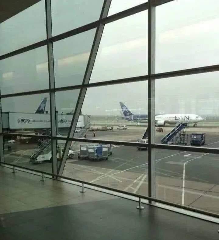 ertl27's tweet photo. #FinDeAño  lejos de mi hermoso Santo Domingo - Ecuador.
Un nuevo comienzo  😞 Adiós Ecuador 😓
Adiós Twitteros ❤️Adiós Amigos ❤️

Nuevas oportunidades me esperan..
A ver si Regreso 😢 Estar allá será una gran oportunidad ❤️, para buscar nuevos horizontes 🛫🛩🛬
Y cumplir… 1/2 https://t.co/5Mrj3FQN7E