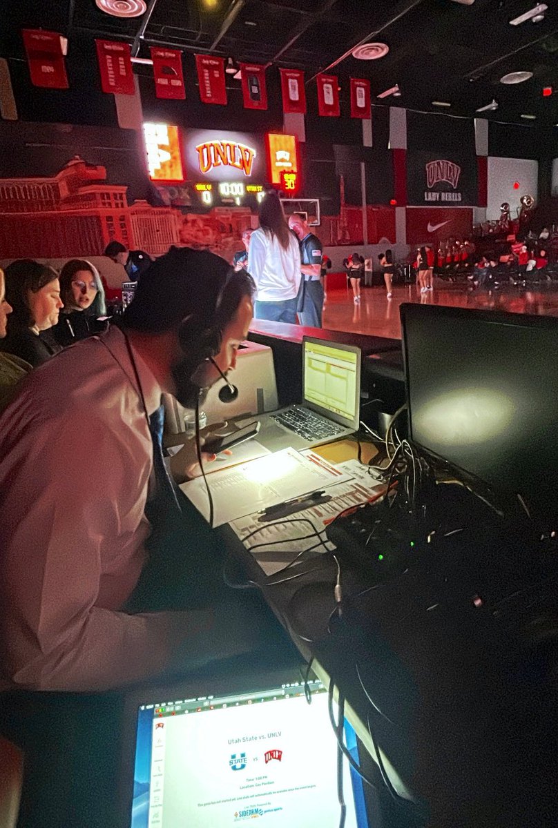 The @UNLVLadyRebels (11-1) began their quest for a @MountainWest conf. Championship 3-peat tonight with a dominating W vs Utah State. Beyond blessed to be courtside as the color analyst (@tomchekw PxP) witnessing unselfish, fundamentally sound hoops night in and night out. 🙌