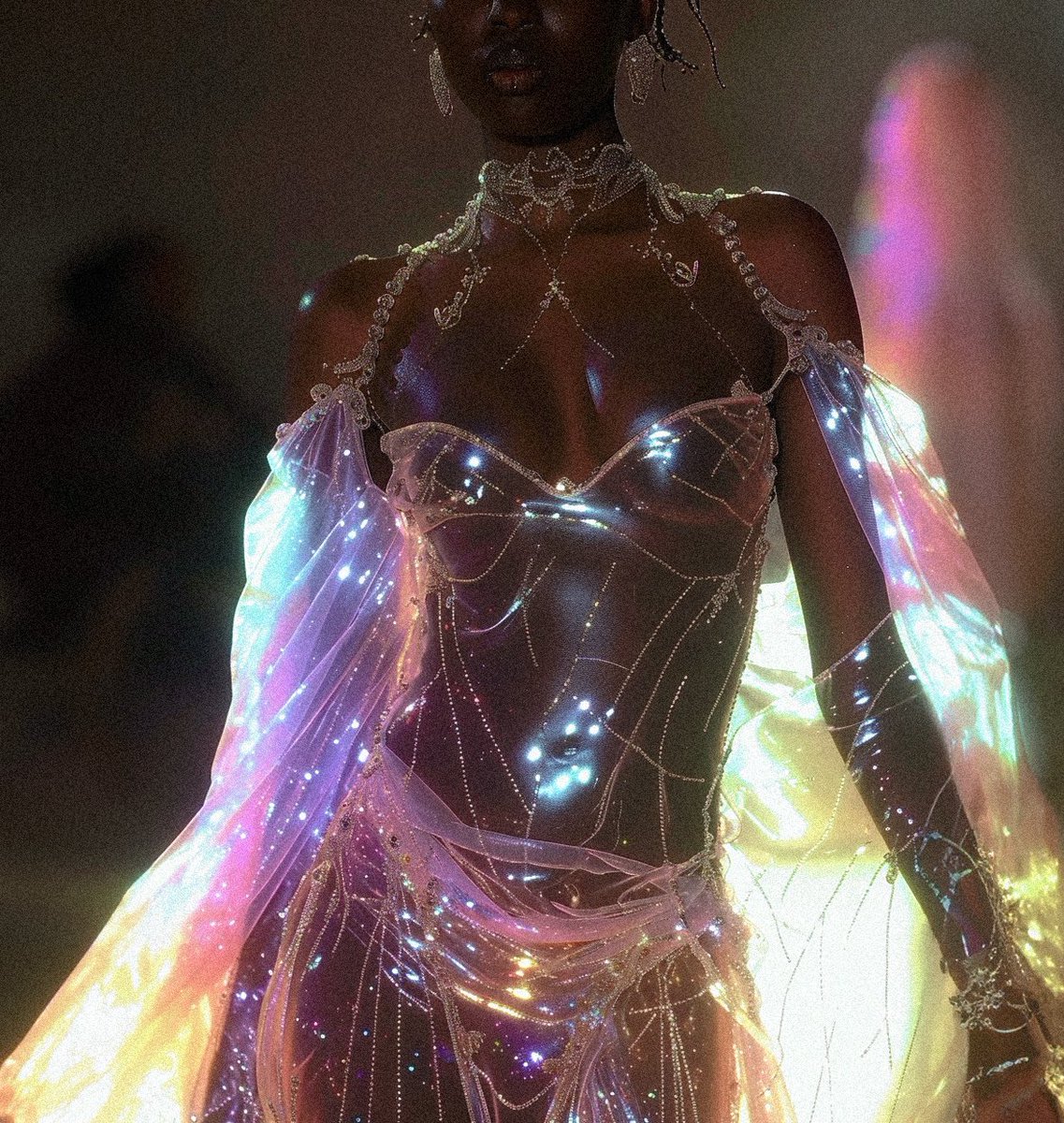 emackelder's tweet photo. Opalescent Ethereal Couture 🫧 (MJ v6) https://t.co/pOtE1VattX