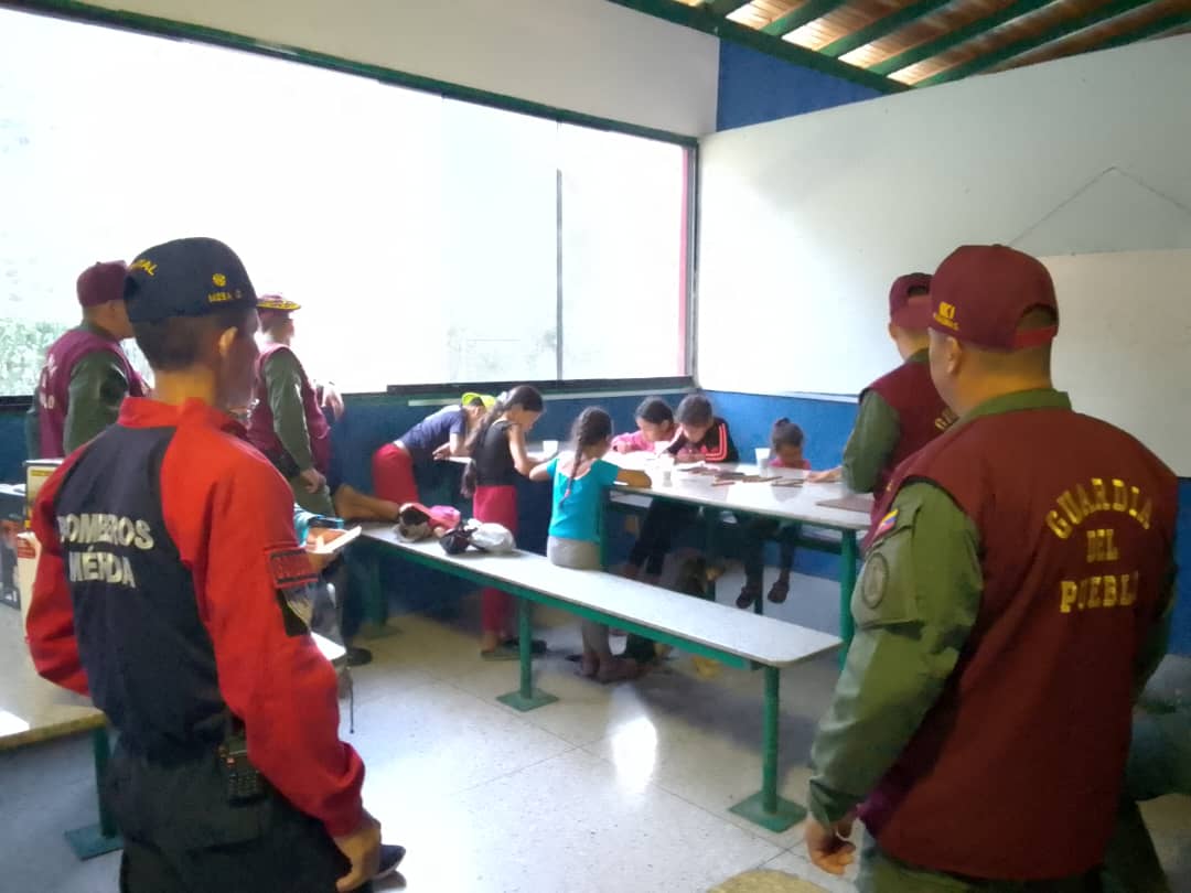Sofi_256lp's tweet photo. #30Dic || La gobernación de Mérida realizó una jornada de atención en el vertedero “Lomas del Calvario”, para atender a más de 33 segregadores y a nueve niños.

#PaísDeBienestar https://t.co/0H2HPrXyLx