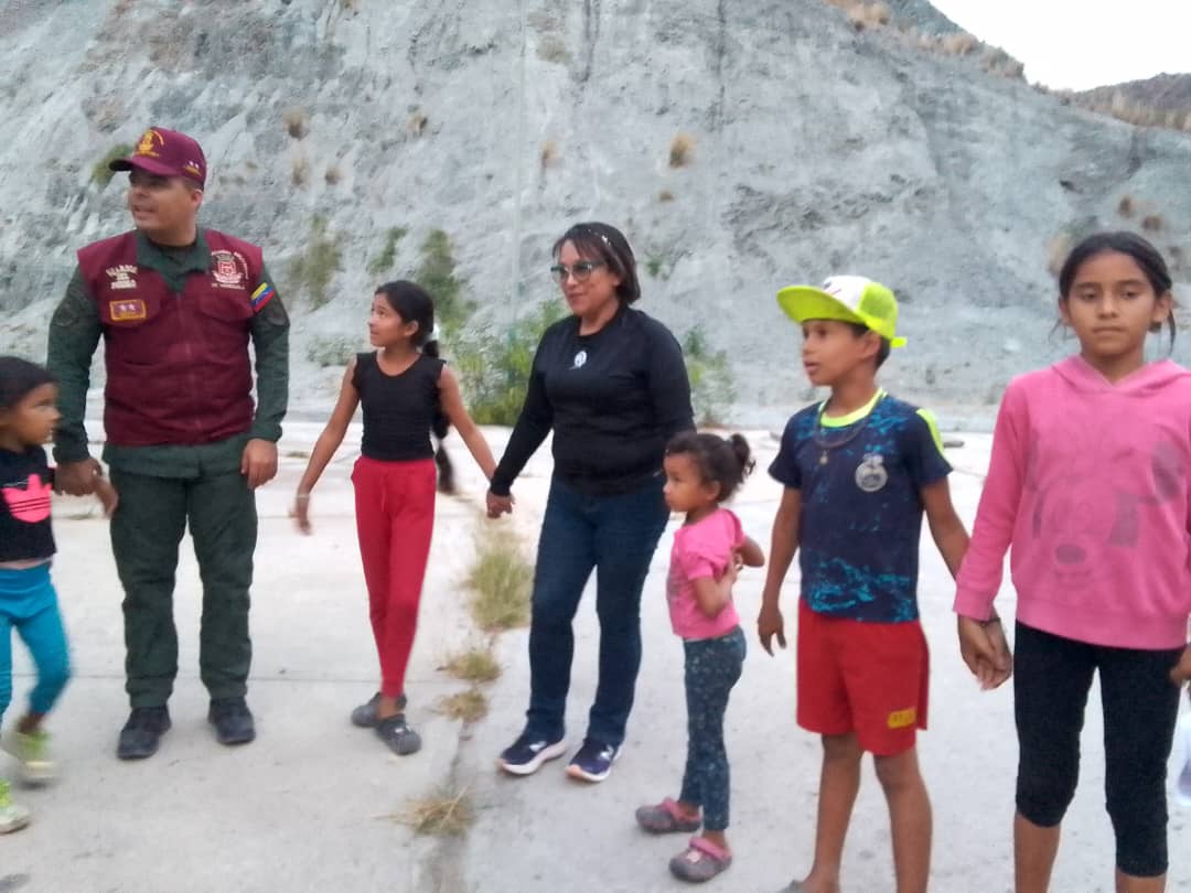 Sofi_256lp's tweet photo. #30Dic || La gobernación de Mérida realizó una jornada de atención en el vertedero “Lomas del Calvario”, para atender a más de 33 segregadores y a nueve niños.

#PaísDeBienestar https://t.co/0H2HPrXyLx