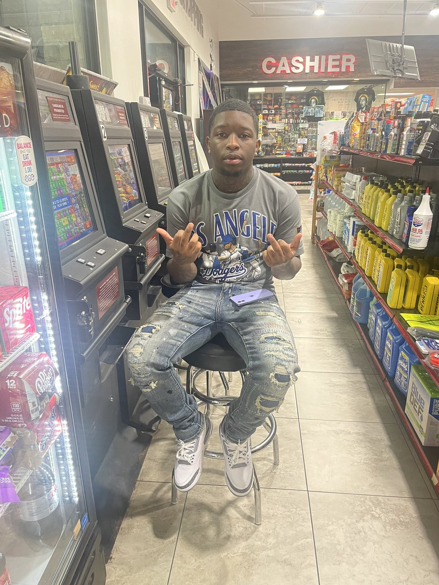 ftfceo's tweet image. i’m really a shooting 🌠 + i’m the golden child ! #FREEPOPS #FTF4L #AFEWFOREVERS