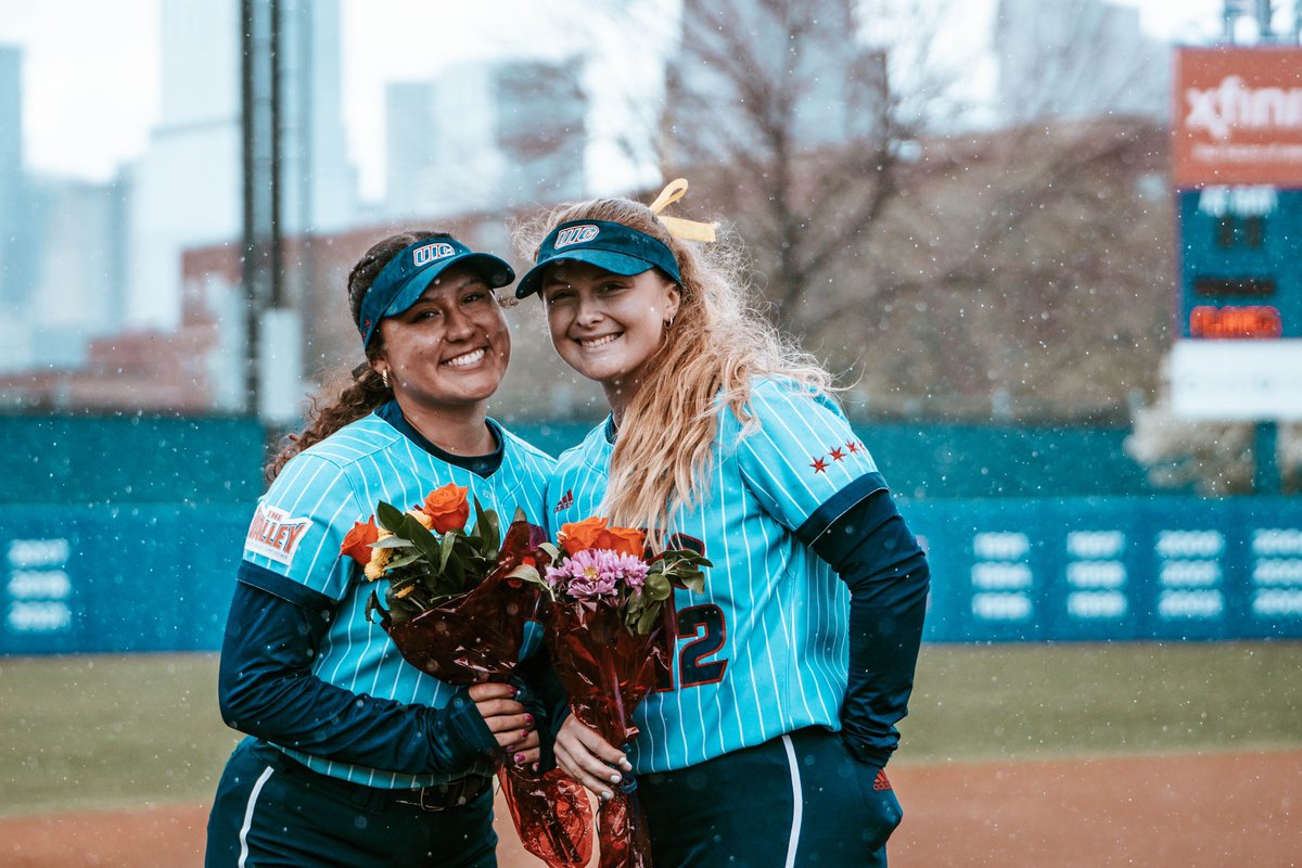 UIC Softball 🔥🥎 tweet media