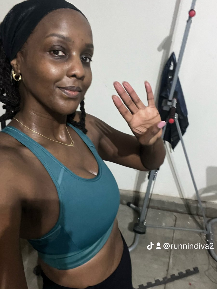 Divaearls's tweet photo. Ready or Not 2024 is on its way…… #goals #consistency #runningmotivation #sweat  #waistwanted #miles #Godmade #keepmoving #blessed  #fitness #fitover40 #blkrunners #getfitstayfit #instafitness #running #fitnesslife #merrychristmas #healthiswealth #psalm139v14 #blackrunners https://t.co/qDqbpkjrIw