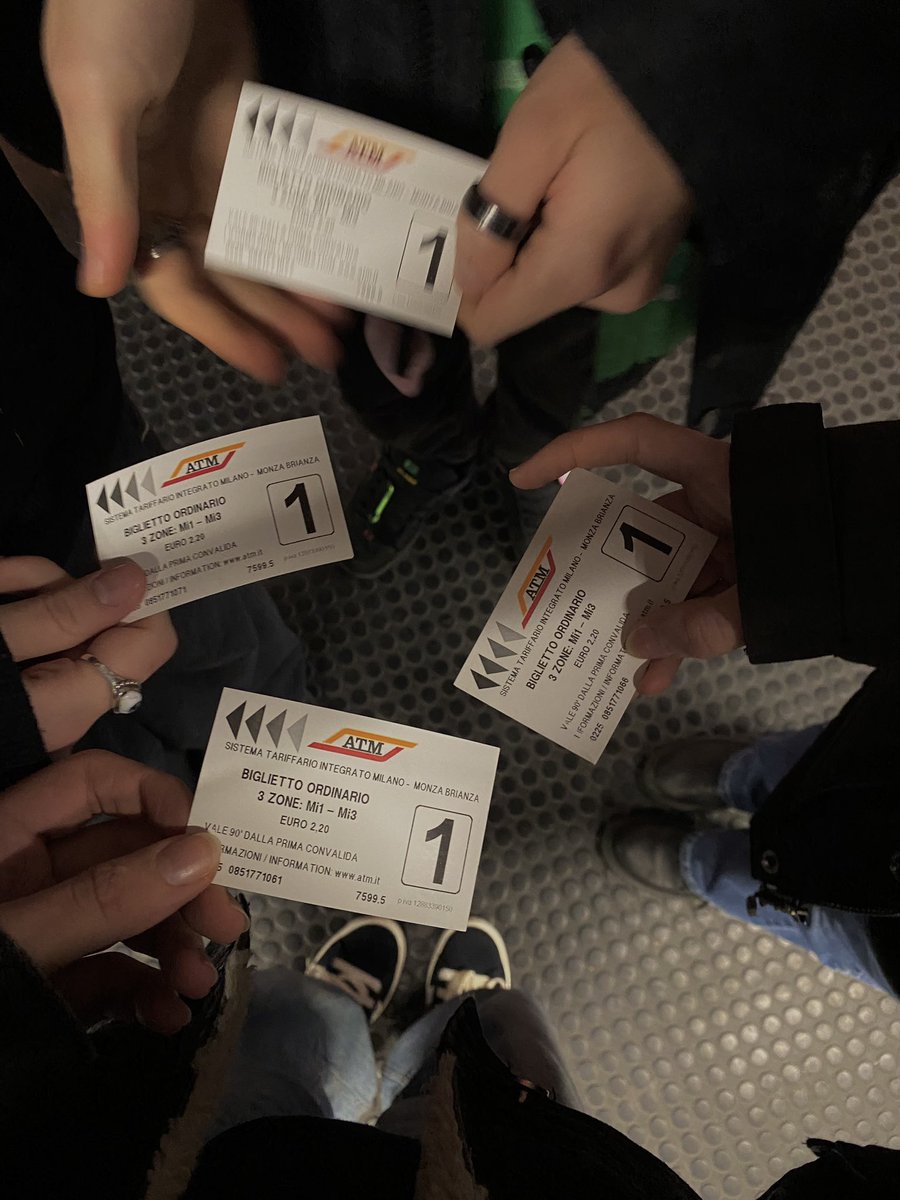 _gxiaa's tweet image. sesto san giovanni, 29/12