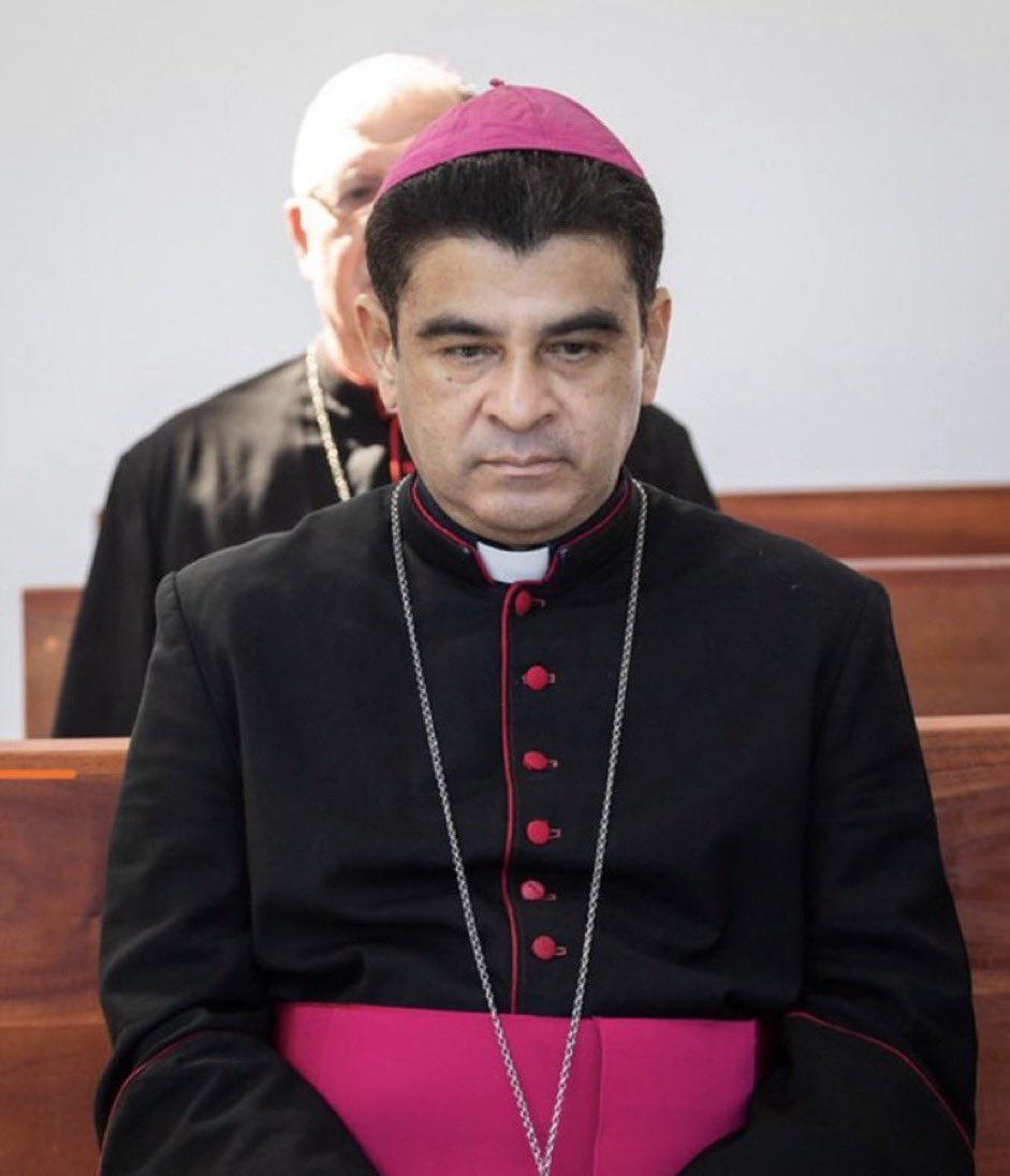 UniCatolicos_es's tweet image. No queremos terminar el año sin denunciar la situación de la Iglesia Católica en Nicaragua.

La Dictadura tiene 13 sacerdotes detenidos y 2 seminaristas:
 
1. Monseñor Rolando Álvarez (Obispo de Matagalpa).
2. ⁠Monseñor Isidoro Mora. Siuna (Obispo de Siuna).
3. ⁠Monseñor Carlos…