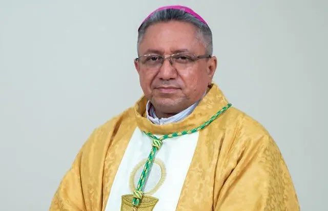 UniCatolicos_es's tweet image. No queremos terminar el año sin denunciar la situación de la Iglesia Católica en Nicaragua.

La Dictadura tiene 13 sacerdotes detenidos y 2 seminaristas:
 
1. Monseñor Rolando Álvarez (Obispo de Matagalpa).
2. ⁠Monseñor Isidoro Mora. Siuna (Obispo de Siuna).
3. ⁠Monseñor Carlos…