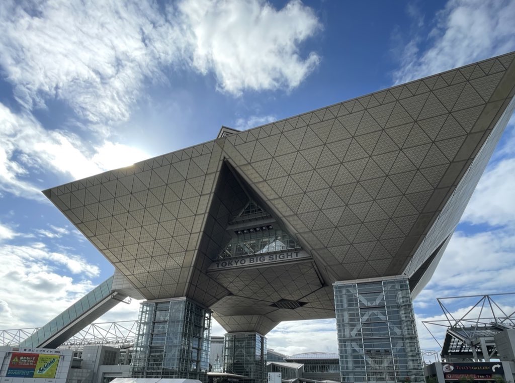 おはレオ🦑
今日もコミックマーケット103
南3・4ホール 912 Studio meltブース
で待っているぞ！！

今日のスケジュールは下に貼らせてもらう
雨が降っていて大変だが、楽しんで行こう！！
#C103 #12月のVTuberフォロー祭り #おはようVtuber #新人Vライバー #おはようVライバー #雨のコミケ #大晦日