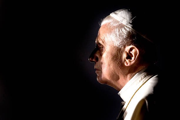 UniCatolicos_es's tweet photo. Hace hoy justo un año a esta hora, a las 9:34 de la mañana, el Papa Benedicto XVI partió a la casa del Padre.

Descanse en paz, Santo Padre.

16.IV.1927 - 31.XII.2022 https://t.co/YJ2SXj8XBH
