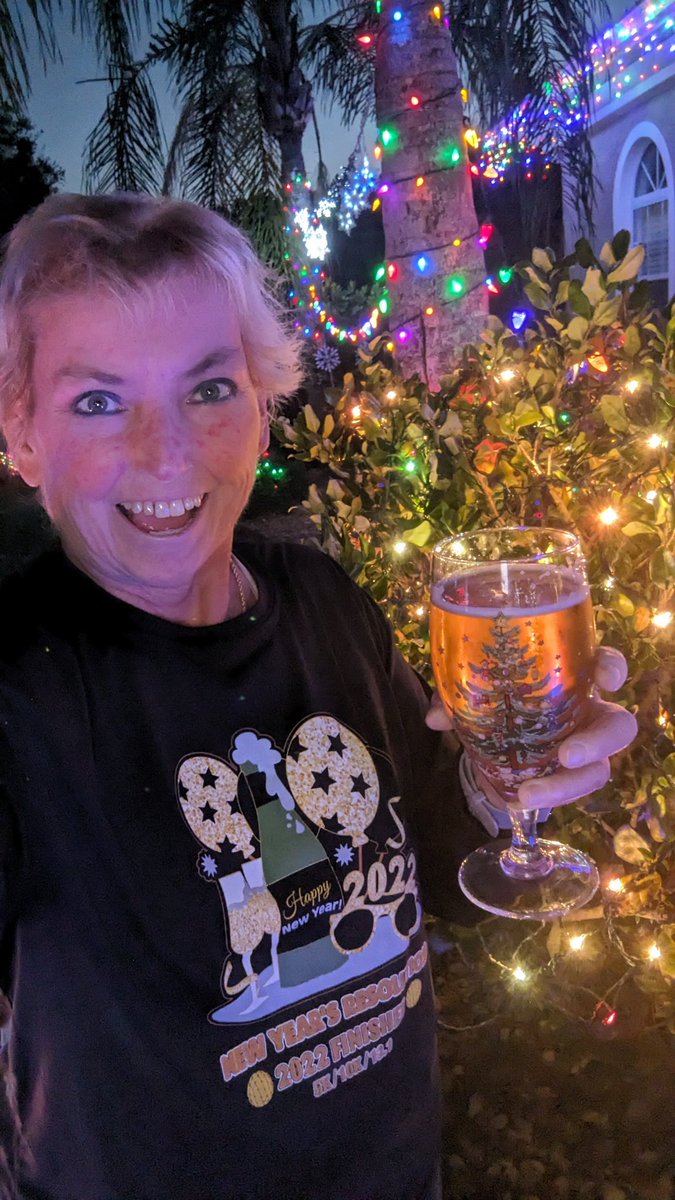 .  #NewYearsEve Eve 🎊 Back where we started the holidays on Thanksgiving 😎➡️ #holidaylights 🎄#holidaydecorations now snug in their spaces in garage for next Nov 🙂 What's in the Holiday Glass tonite? 🍻Helles yeah ➡️ @bog_brewery #staugustine Helles Lager #happynewyear #flbeer