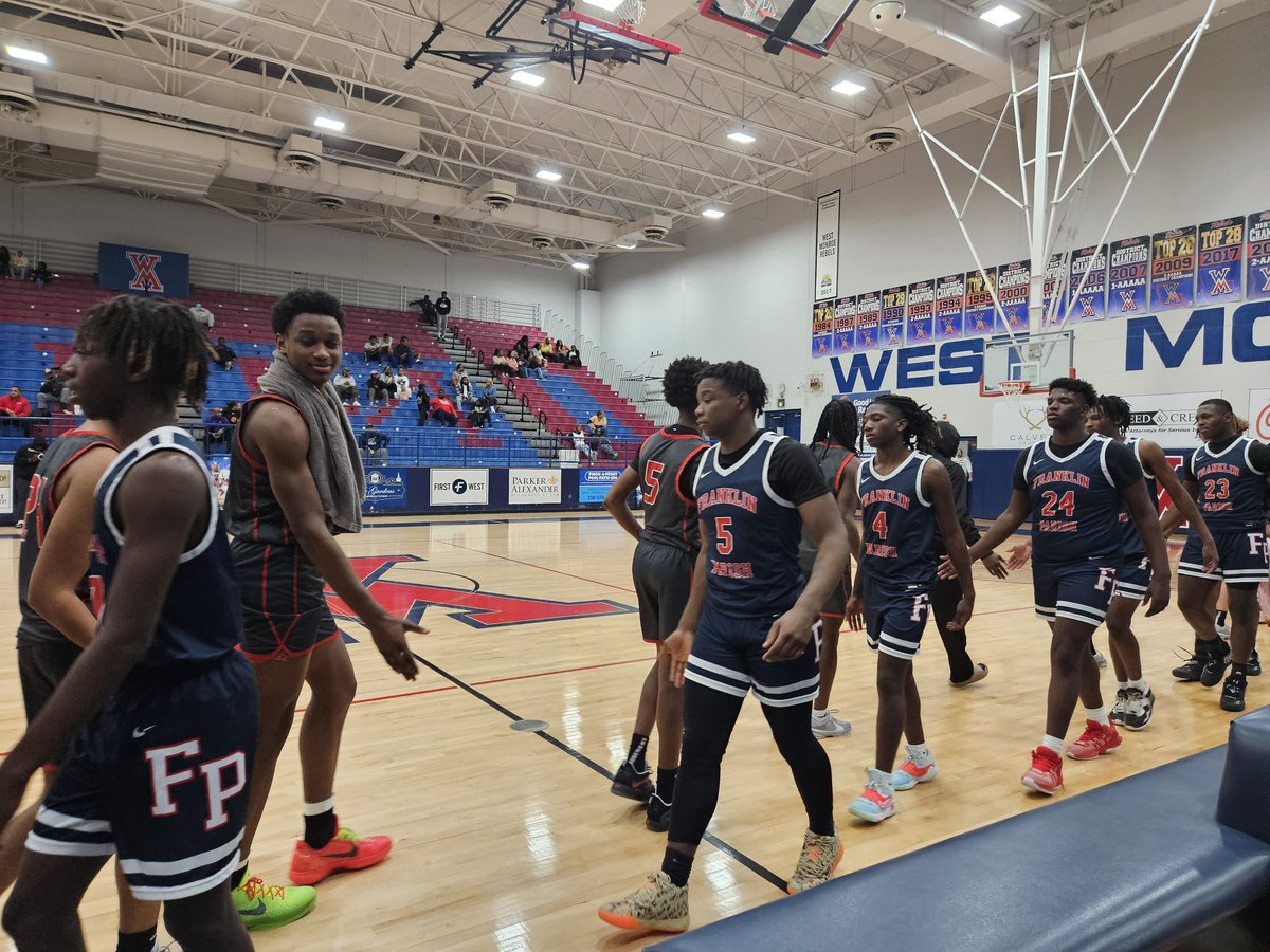Watch out for <a href="/RustonVarsity/">Ruston Varsity Basketball</a>.
The Bearcats have won six straight after beating No. 7 Franklin Parish 57-17 today. Led 40-7 at half.

Ahmad Hudson's last two games: 36 pts, 32 rebounds, 6 blks

Aidan Anding's last two: 29 pts, 5 threes
