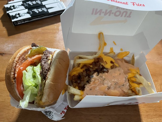 日本は大晦日だね☺️ 久々海外での年越し、楽しみだ😊 #LA https://t.co/gPSuRfl1tQ<a href="/tag/la"class="tags">#LA</a>