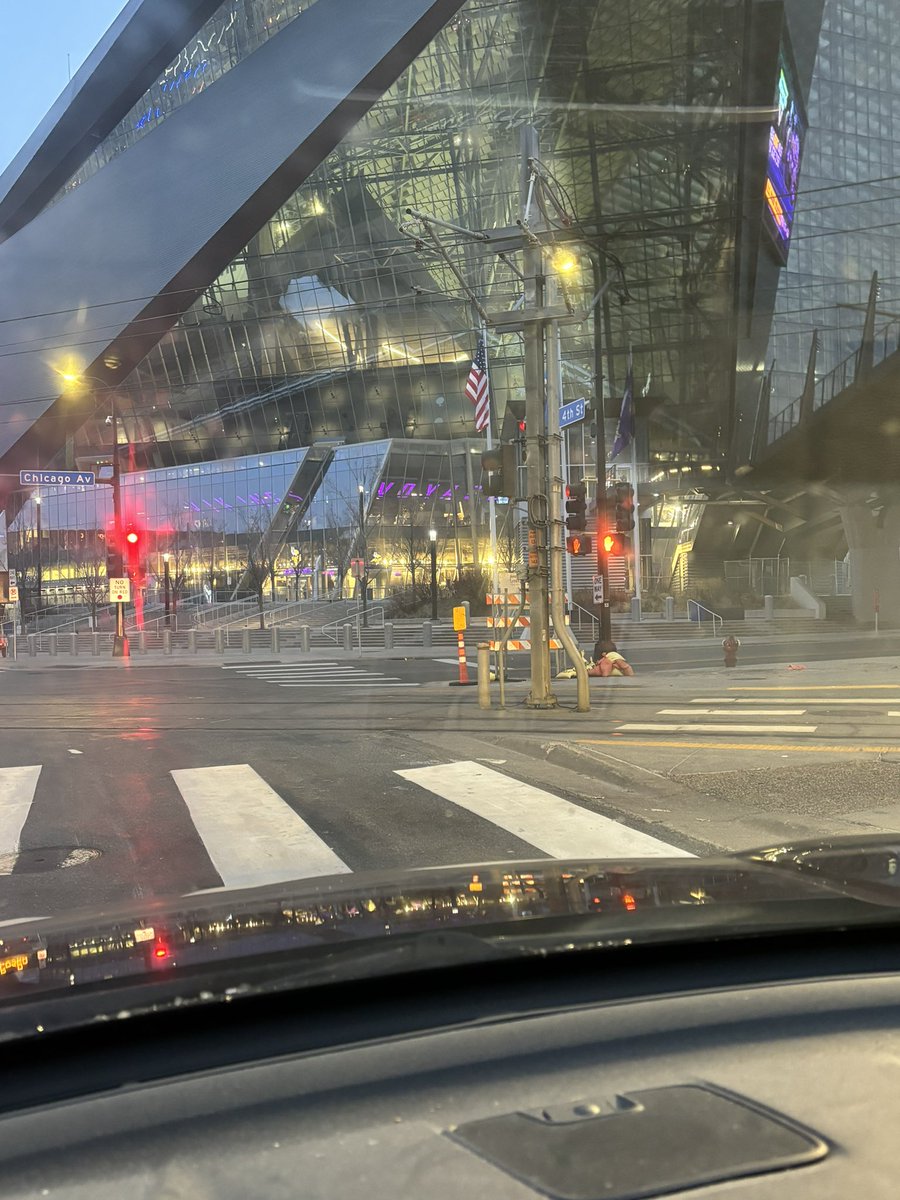 Dr. Ben Mueller tweet media