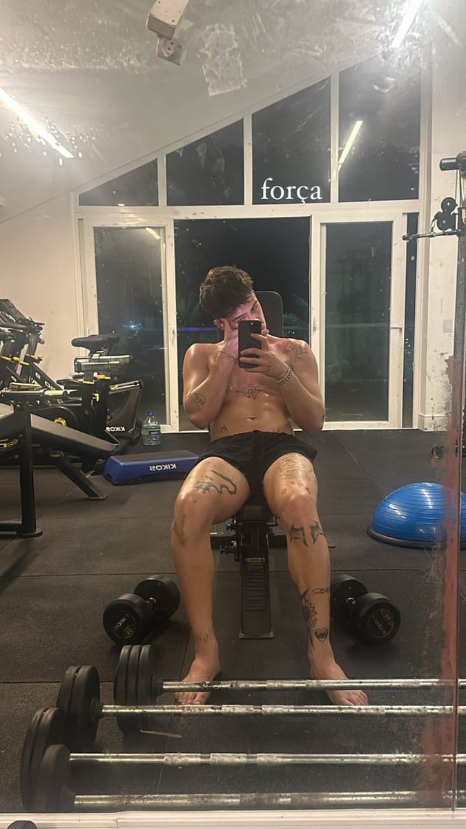 lacracervo's tweet photo. ele foi desejar forças pro juliano e postou no story sem querer pqp https://t.co/ggetQ0k4ez