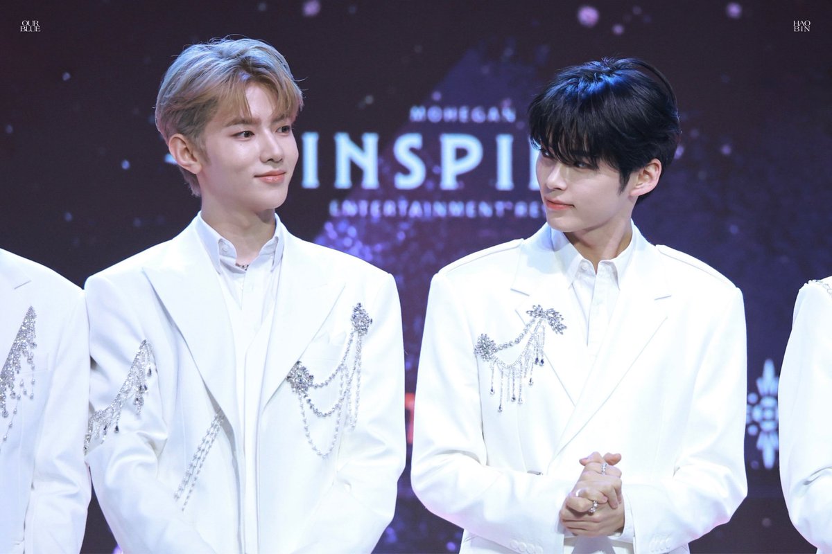 loveourblue's tweet photo. 231225 가요대전 

하오빈

#제로베이스원 #ZEROBASEONE #ZB1 
#장하오 #ZHANGHAO #章昊 #ジャンハオ
#성한빈 #SUNGHANBIN #成韓彬 #ソンハンビン https://t.co/n5zjKzOwQ9