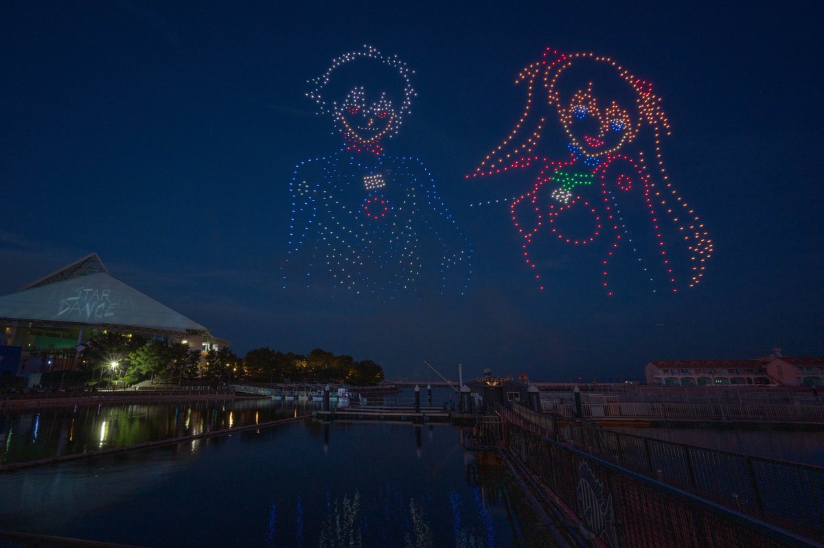 STARDANCE in 横浜・八景島シーパラダイス

ドローンと花火の良い所を組み合わせた内容だったと思う。日本橋丸玉屋さんならタワーとのコラボも、、、
キャラクターが静止してくれてる時間がある程度あると、写真撮る身としてはありがたいｗ

#シーパラ
#STARDANCE 
#日本橋丸玉屋
2023.12.30