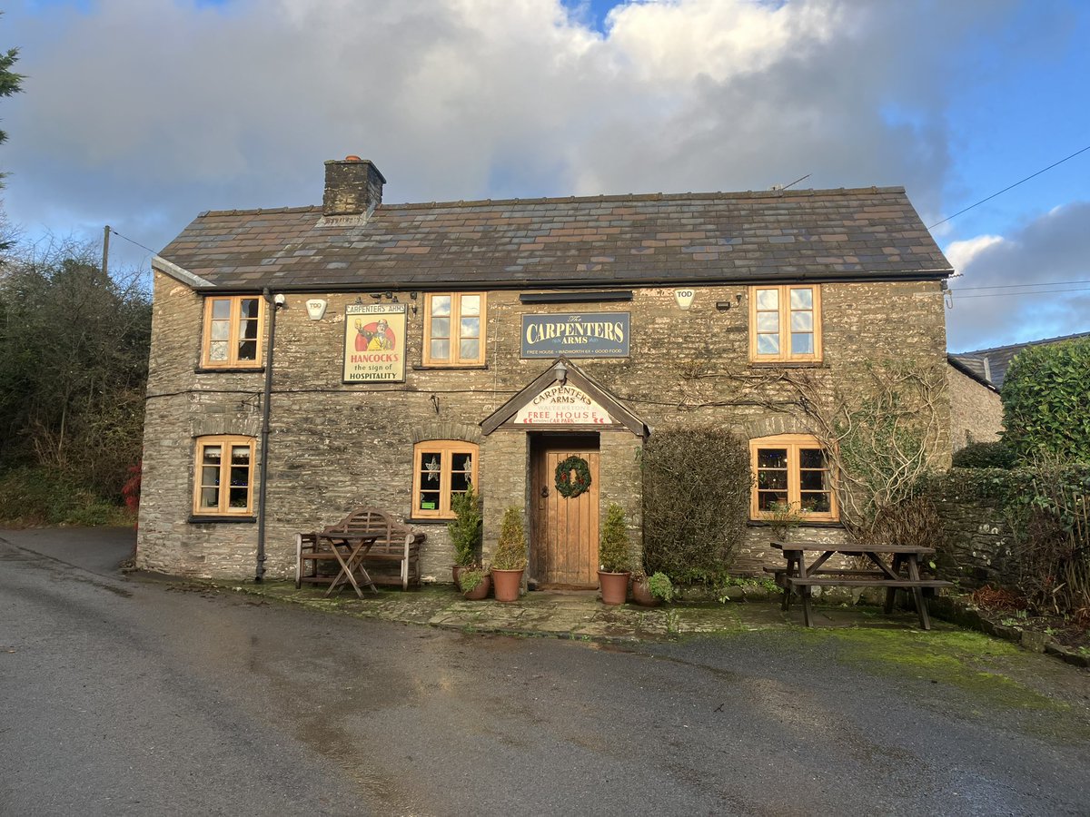 ThePubChampion's tweet photo. A pleasure to visit the Carpenter’s Arms, #Walterstone, #Herefordshire, wonderful unspoilt #pub in a beautiful area. Love the old Hancock’s sign!
#pubs #SupportOurPubs
https://t.co/ZWo2qsrtnj https://t.co/9EQ85x25zX