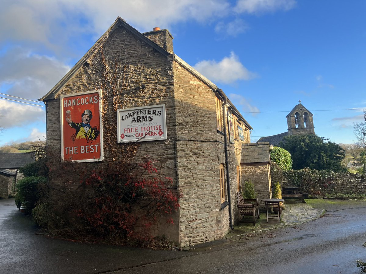 ThePubChampion's tweet photo. A pleasure to visit the Carpenter’s Arms, #Walterstone, #Herefordshire, wonderful unspoilt #pub in a beautiful area. Love the old Hancock’s sign!
#pubs #SupportOurPubs
https://t.co/ZWo2qsrtnj https://t.co/9EQ85x25zX