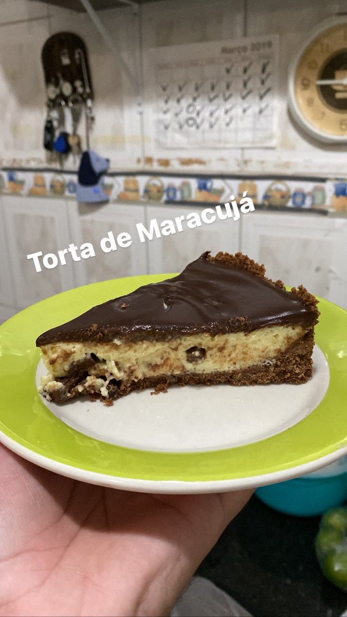EnriqueMotoca's tweet photo. Hoje fiz essa torta de Maracujá com Ganache de chocolate meio amargo que ficou uma delíciaaaaaaaa https://t.co/cNkc7xwyde