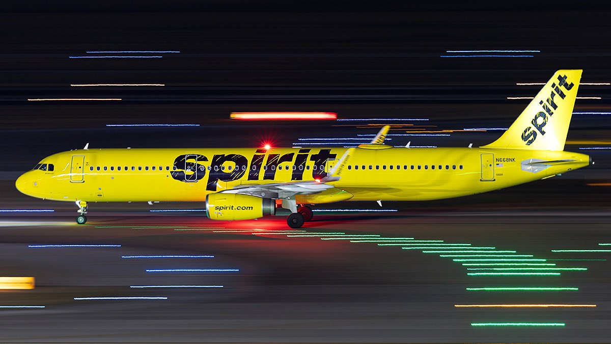 Here’s another member of the 0.8 club. This one wasn’t quite as good of a hit as my prior post, so a significant amount of work in post was required.
#IAH #KIAH  #AvGeek #HoustonSpotters #HoustonPhotographer #gfb_2023 #spiritairlines #A321 #N668NK #panningrules