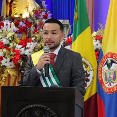 DSicua's tweet photo. #NuevaFotoDePerfil https://t.co/y38SqHEOzj