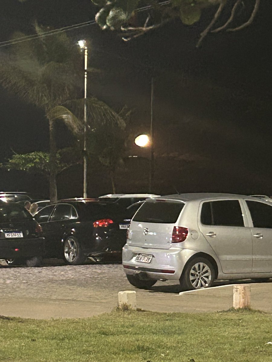 A lua está mesmo linda hoje não ?