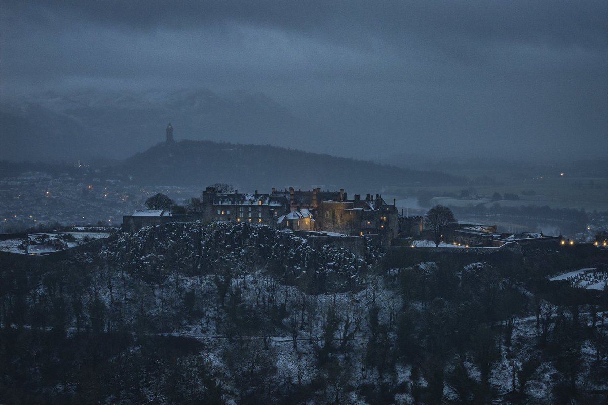 Late Saturday at Stirling Castle ☃️🏴󠁧󠁢󠁳󠁣󠁴󠁿
#stirling #castle #stirlingcastle #snow #winter #scotland #visitscotland