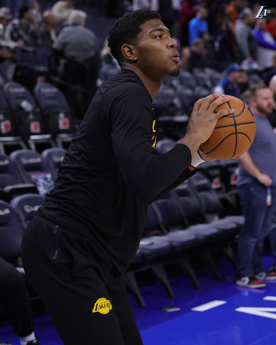 Lakers's tweet photo. Laker basketball comin' up 😎 https://t.co/4ctu6Zw13T