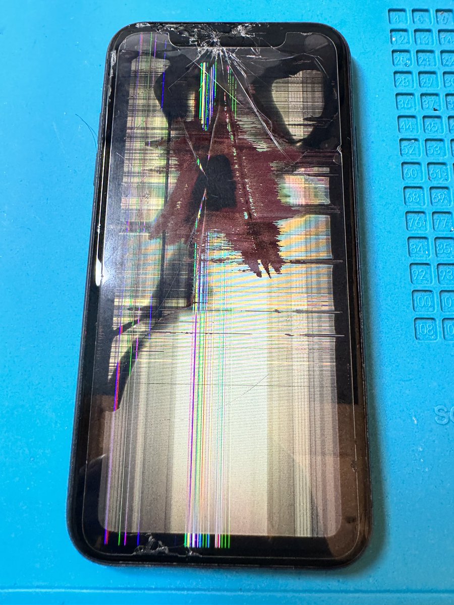 今年はたくさんの御来店ありがとうございました！
綺麗なスマホで新年迎えましょう✨
皆様良いお年を🐉

#にいがた #新潟 #新潟市 #江南区 #東区 #北区 #秋葉区 #南区 #新発田市 #五泉市 #阿賀野市 #スマホ買取 #スマホ修理 #イオンモール新潟南 #iPhone