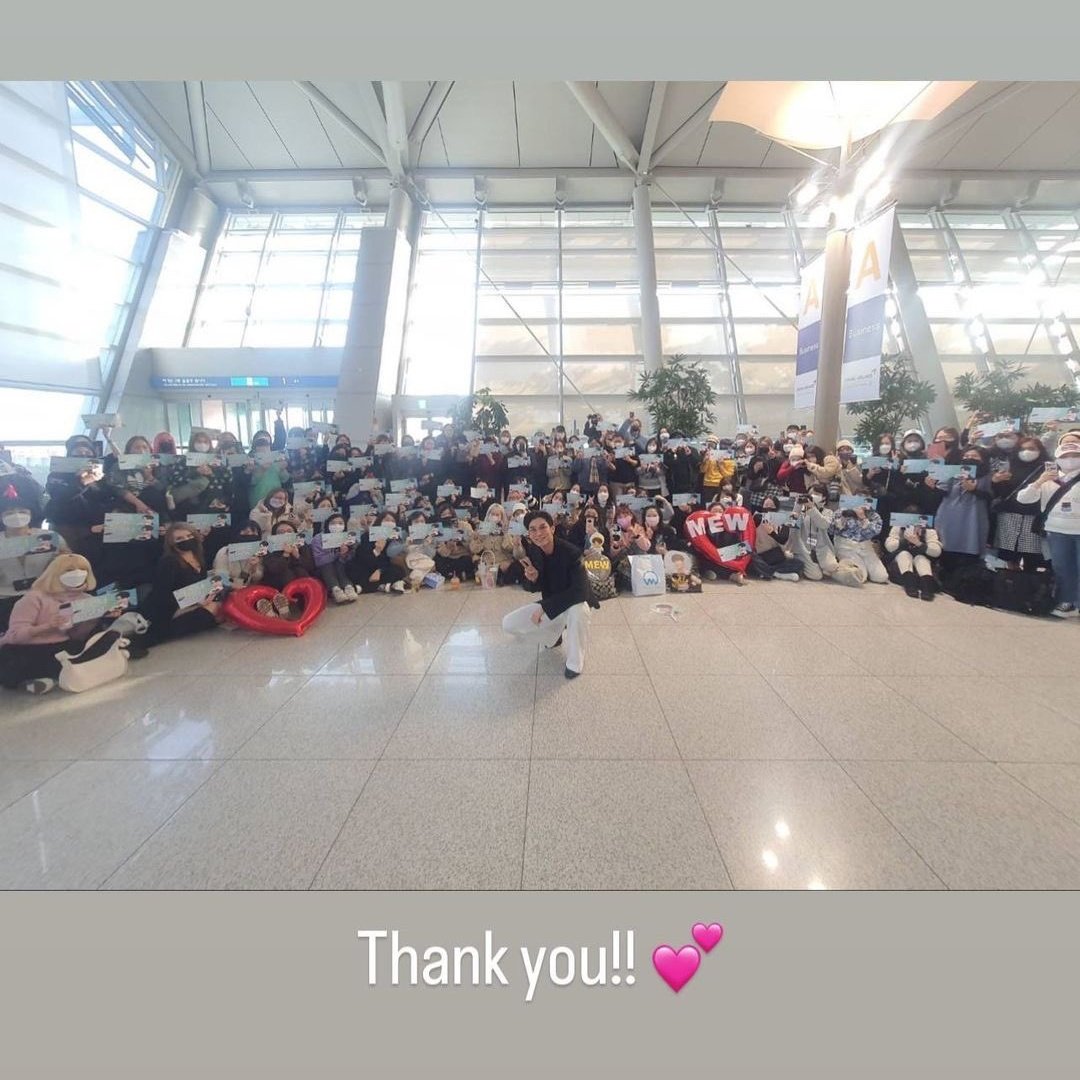 Mew_KR_FM's tweet image. 피뮤가 연초부터 까올리 팬들을 만나러 한국에 와준 2023년 1월💙 너무나 행복한 시간이었습니다 또 만나러 와주세요 ✈️🇰🇷
#วันสุดท้ายปีมีไรจะบอกมิว
@MSuppasit  
#MewSuppasit