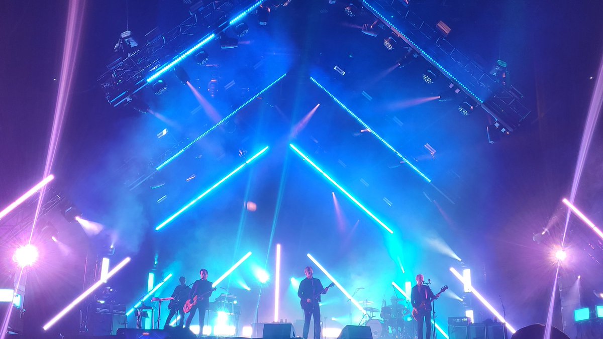 Robert099's tweet photo. Si este 23 fue de varios conciertos el 24 se viene potente.
Grandes bandas me toco repetir #QoSA Y nuevas comp #Idles, #Foals me agradaron bastante. https://t.co/wRCA3EwYFt