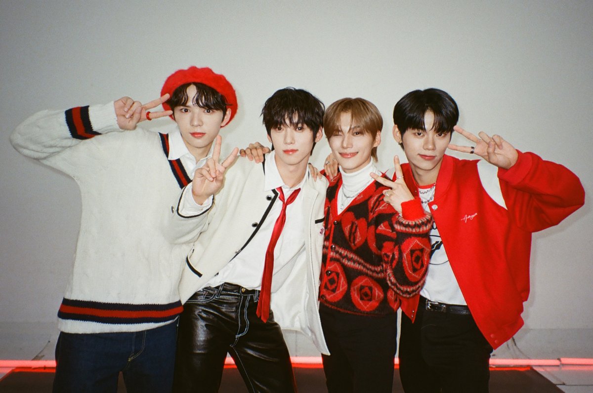 M2MPD's tweet photo. 필름카메라로 기록한 12월의 추억📸 2024년에도 쭈욱 엠투와 함께해요❣ #12월의엠투 #M2film #릴레이댄스 #릴댄2023스페셜 #JUSTB #tripleS #KISSOFLIFE #EL7ZUP #EVNNE #AMPERSANDONE @JUSTB_Official @triplescosmos @KISSOFLIFE_S2 @_EL7ZUPofficial @EVNNE_official @_AMPERSANDONE_ https://t.co/U2ZhH1rAmh