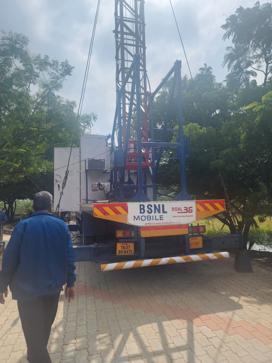 CGM_BSNL_TN's tweet photo. Visited the flood affected Tuticorin District on 24th &amp; 25th Dec and visited the Cow BTS ( Cell on wheels) installed at collector office https://t.co/CRJ7c4zLqC