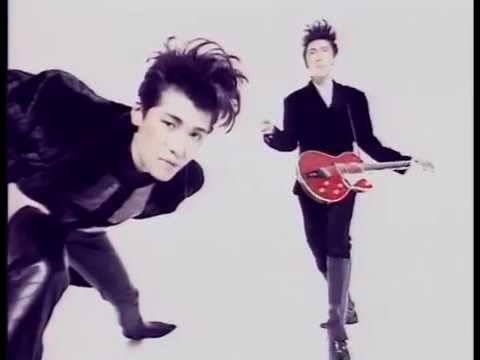 P34ty's tweet photo. YOASOBIの写真見て謎の既視感を覚えたので、反転させてみたら、BE MY BADYっぽくなった https://t.co/zajXGcJXdP