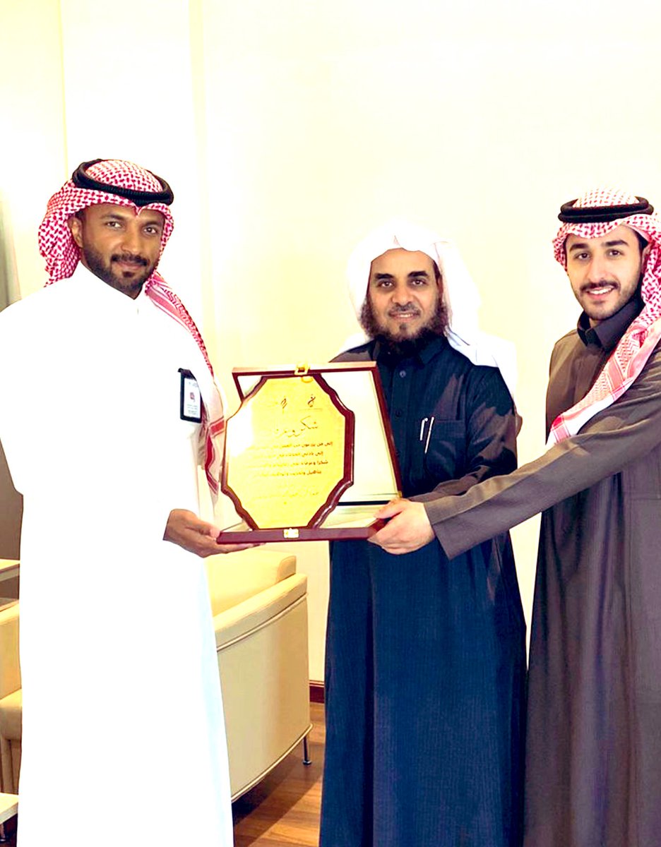 AlshutairLAW's tweet photo. فريق من جمعية التنمية ومن جمعية البر في محافظة #عنيزة يزور مكتب الشطير للمحاماة فرع القصيم ويناقش فرص التعاون والمسؤولية المجتمعية، ويقدمون شكرهم للمكتب على مساهمته في مبادرة #اكتفاء https://t.co/xV2P9ZAMI5