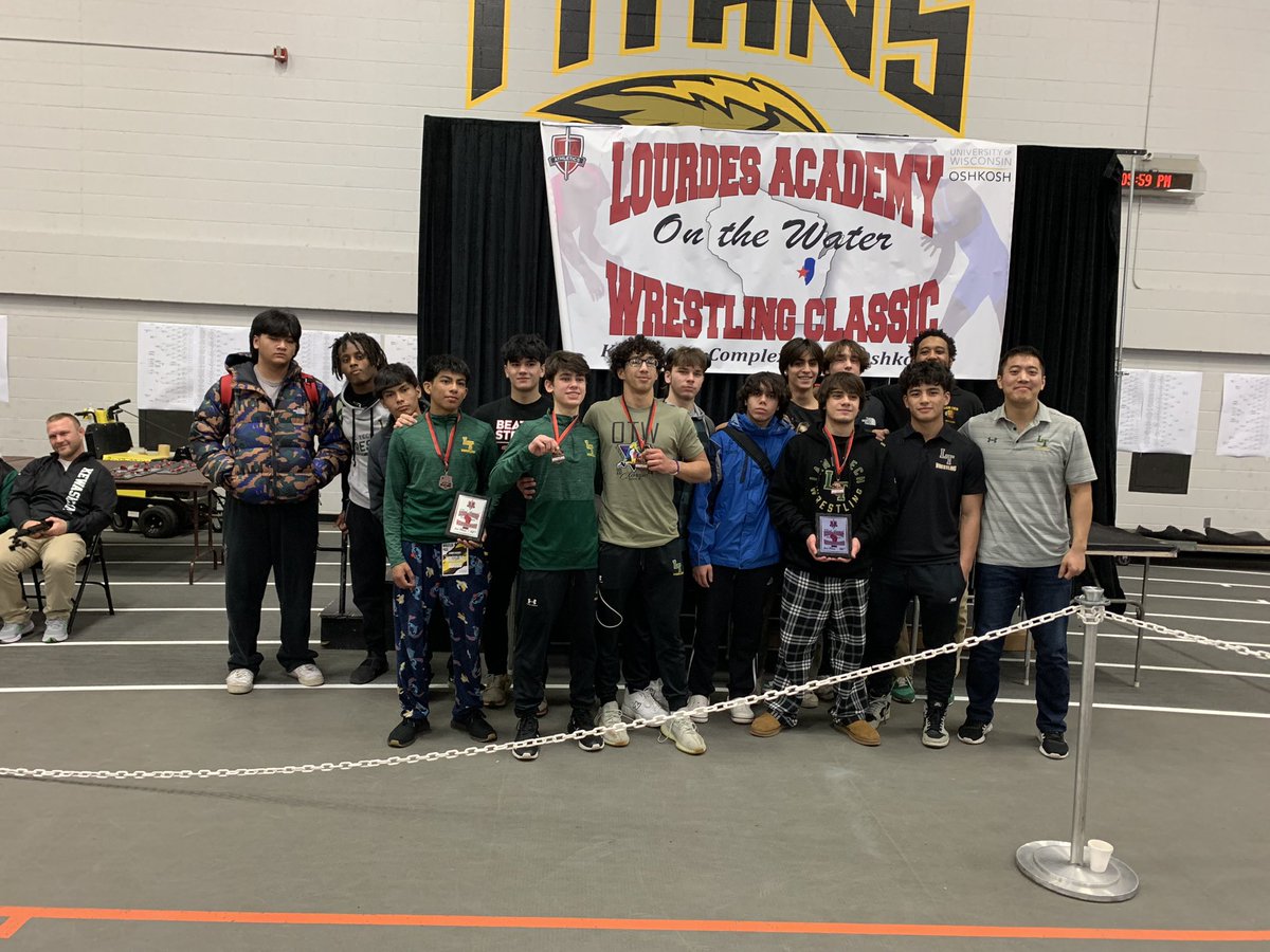 Monster weekend for these guys as Alex + James knocked off multiple ranked guys to take 3rd in the 70-team Lourdes On the Water Holiday Tournament. James avenged his prior 2 losses to Fremd by fall. Evan took 7th of 38 at 106, Nasser was 9th of 47 at 138. Lane was 19th as a team.