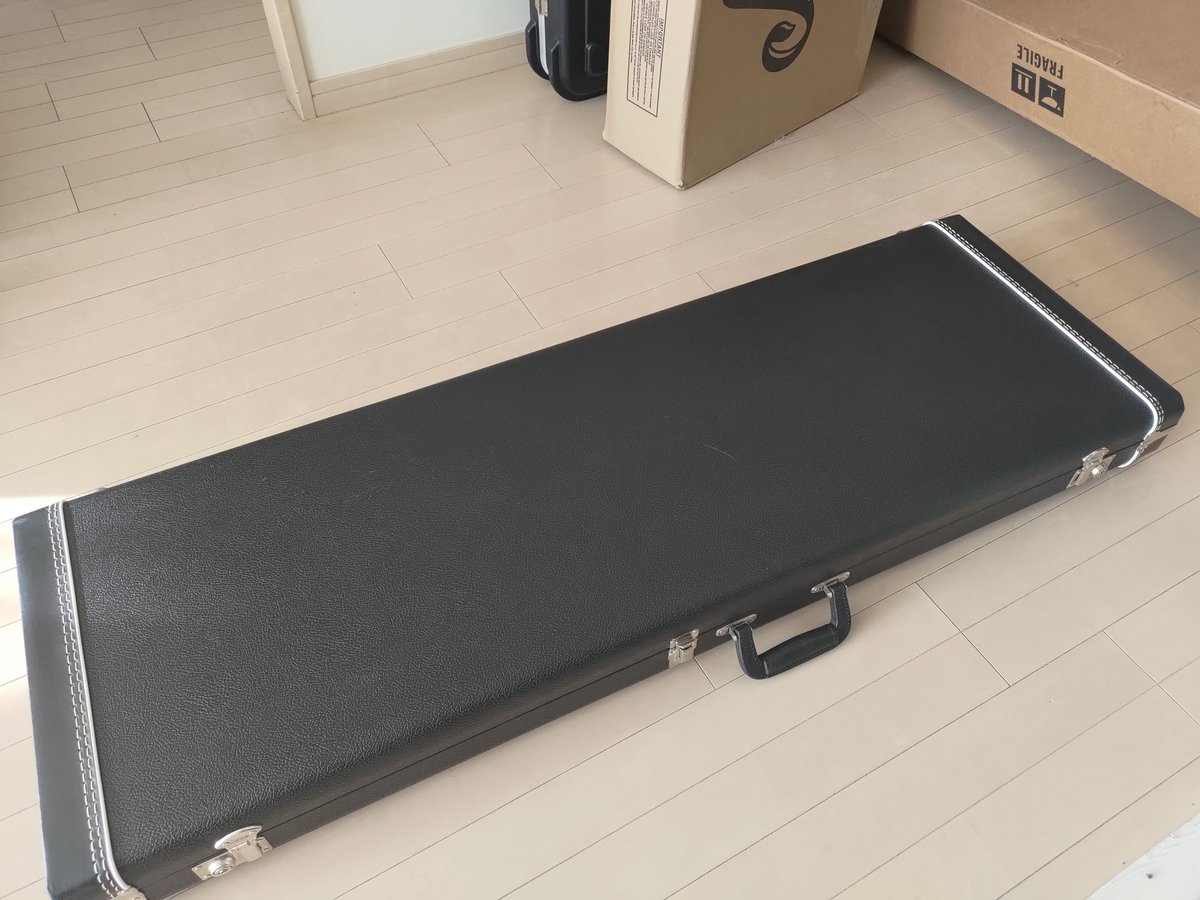 DaveOzzz's tweet photo. 年内最後にロサンゼルスから届いた正真正銘のMNG
#PerformanceGuitar #Starshape https://t.co/u24r0Ne8Mk