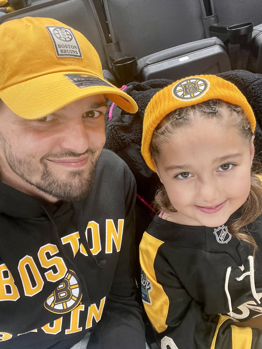 #mohegansunfanphoto #Bruins