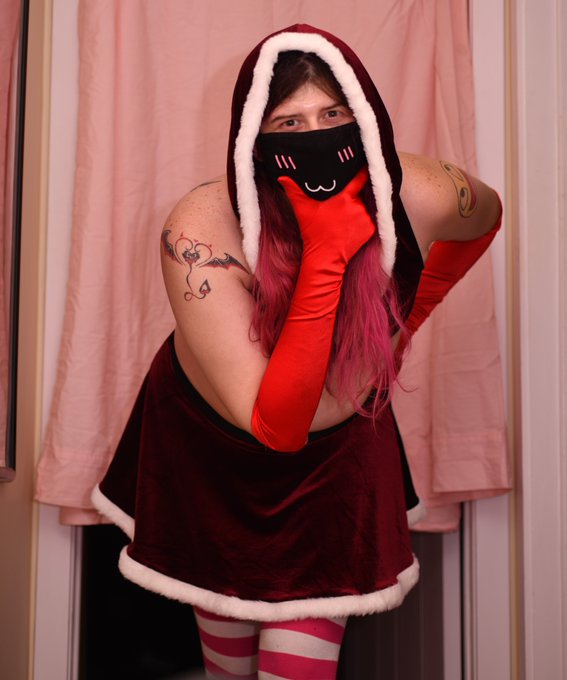 I did some 🎄Xmas cosplay for fun~  Do you like my red hair?~❤️  #redheadbeauty #hairstyle #nsfwtw #Xmas2023<a href="/tag/inked"class="tags"><span>#inked</span></a><a href="/tag/wintervacation"class="tags"><span>#wintervacation</span></a><a href="/tag/hairstyle"class="tags"><span>#hairstyle</span></a><a href="/tag/pigtails"class="tags"><span>#pigtails</span></a><a href="/tag/hohoho"class="tags"><span>#hohoho</span></a>