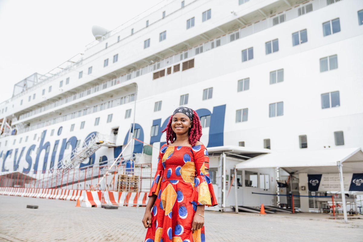 MercyShips's tweet photo. As a young girl, Hawa had a tumor growing in her mouth, limiting her ability to eat and drink. She remembers her hope slowly dying. Today, Hawa is living proof that hope is never lost. #yearinreview #bestmemories #hopeandhealing #yearofhopeandhealing https://t.co/Vf70AjTqxE